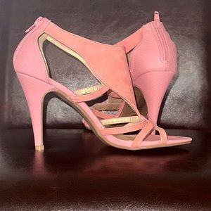 Women’s pretty coral sandal, soft, leather upper